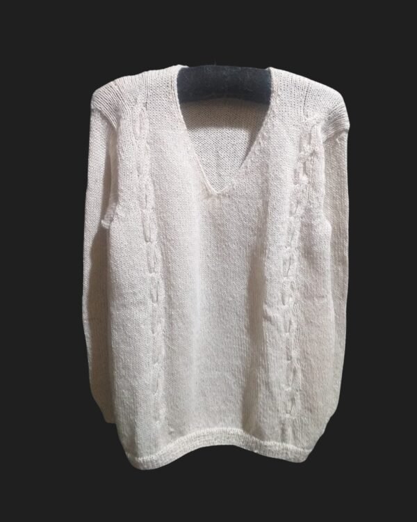 Pullover ultrafino de alpaca natura, cuello V, liviano.