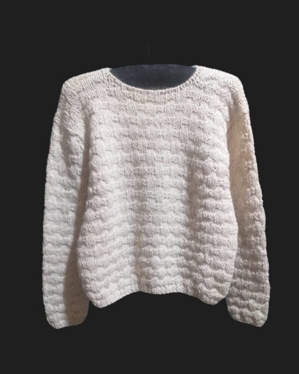 Pullover punto canastito, en alpaca natural. Cuello redondo